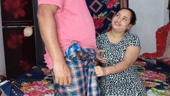 Hintli Genç Kızın Kirli Konuşmaları Ve Ev Yapımı Anal Seks Kaseti