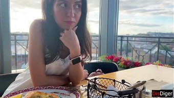 Bir Tanışma Sitesinden Bir Kız Ilk Buluşmada Seks Yapmayı Kabul Etti