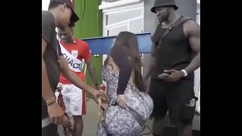 Şişman Kız Graciebon, Bu Ateşli Videoda Gardiyanlarla Fena Halde Eğleniyor.