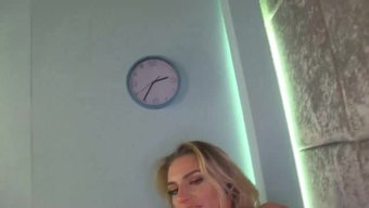 Lily Rose'Un Baştan Çıkarıcı Dansı Sizi Daha Fazlasını Istemeye Bırakacak