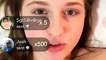 Genç Ve Güzel 18 Yaşında, Baştan Çıkarıcı Pozisyonlarda