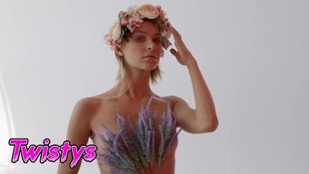 Emma Hix'In Haziran 2019 Performansı - Twistys