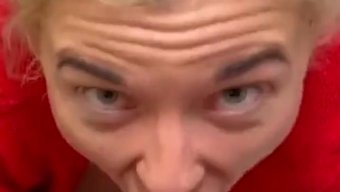 Alman Amatör Cheerleader, Ev Yapımı Bir Videoda Antrenörü Tarafından Derin Boğaz Ve Sikişle Beceriliyor