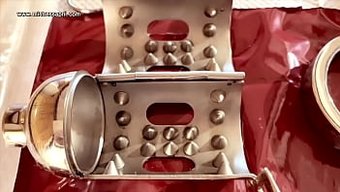 Bdsm Hemşire April, Hastasının Deliklerini Kontrol Altına Alıyor