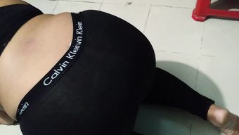 Hint Olgun Karısı Komşusu Tarafından Koşu Yaparken Yakalanıyor Ve Seks Için Baştan Çıkarılıyor