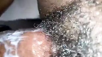 Üvey Kardeşin Büyük Siyah Penisi Okuldan Sonra Genç Kızın Amına Giriyor