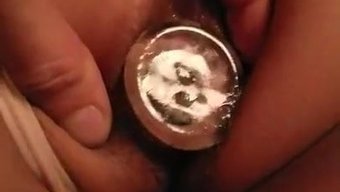 Seksi Kadın, Popo Tıkaçını Zevk Için Kullanmaktan Hoşlanıyor