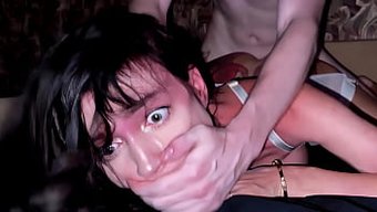 Işsiz Dövmeli Dişi Ev Yapımı Videoda Sert Sikişiyor