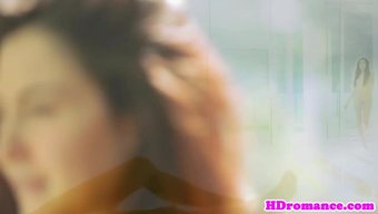 Lezbiyen Aşk: Çift, Kumral Kız Arkadaşıyla Cunnilingus'U Keşfediyor