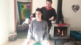 Üvey Kız Kardeş, Üvey Erkek Kardeşinden Ilgi Ve Tatmin Istiyor.