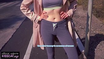 Rus Genç, Kamu Görevlisiyle Açık Hava Macerasında