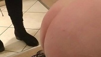 Itaatsiz Bir Itaatkarın Kırbaçla Cezalandırılması