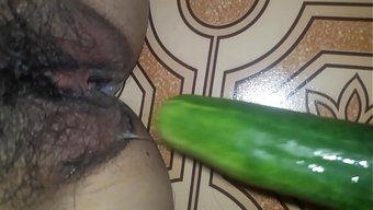 Güzel Bir Kadınla Mastürbasyon Yapıp Zevkin Doruklarına Ulaş