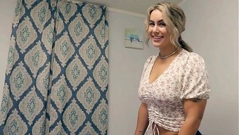 Ateşli Üvey Annemle Aynı Yatağı Paylaşmak Çok Uygunsuzdu.