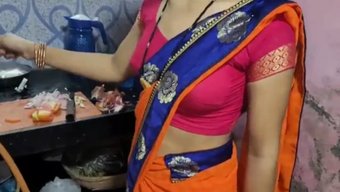 Üvey Annenin Banyo Karşılaşması Yoğun Cinsel Deneyime Yol Açıyor