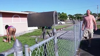 Rose Monroe'Nun Kıvrımlı Latin Poposu Sean Lawless'In Penisinde Zıplıyor