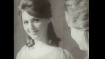 Vintage Erotika: Olgun Bir Annenin Yasak Noel Ev Yapımı Samimi Itirafı