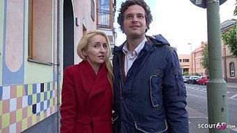 Alman Amatör Milf, Sokak Seçme Videosunda Sert Anal Beceriyor