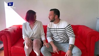 Bu Genç Fransız Anne Sperme Bayılıyor Ve Tek Bir Damlasını Bile Boşa Harcamıyor!