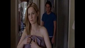 Olgun Üvey Anne Ve Genç Oğlu Cinsel Aktiviteye Giriyorlar