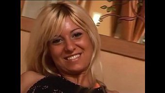 Olgun Milf'In Hd Videolarda Duygusal Solo Oyunu