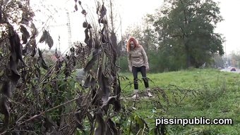 Mesane Sikiş Güzellikleri: Bu Yaramaz Kızların Islak Ve Vahşi Hale Gelmesini Izleyin