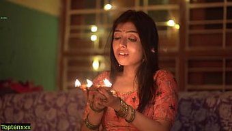 Güzel Hintli Kız, Partneriyle Seks Yapmaktan Hoşlanıyor.