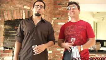 Sindy Lange, Büyük Siyah Yarraklarla Vahşi Bir Irklararası Seks Partisinde Başrolde