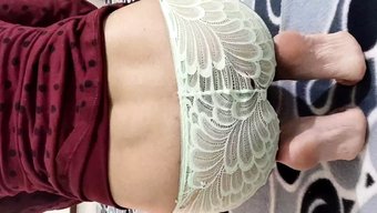 Hintli 18 Yaşındaki Beta Bana, Annesinin Arkadaşıyla Sert Seks Yaparak Yoğun Bir Orgazm Yaşıyor. Video, Yakın Çekim Bir Manzara Sunuyor Ve Yüksek Çözünürlükte Çekiliyor.