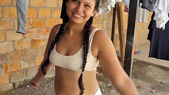 Bir Çift, Para Karşılığında Büyük Bir Yarak Ve Derin Boğazla Sert Seksin Tadını Çıkarıyor.