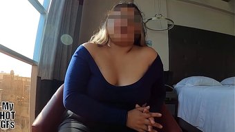 Ateşli Ve Azgın Tombul Kız, Kondomsuz Seks Yapmayı Tercih Ediyor.