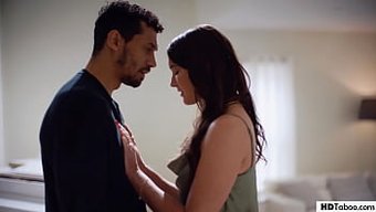 Büyük Yarakla Irklararası Seks Ve Neredeyse Hapiste Yakalandı