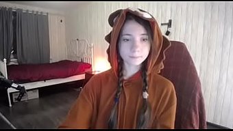 Kaslı Bir Adamla Canlı Anal Seks