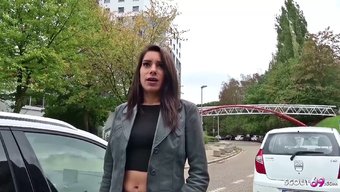 Alman Ajanıyla Bonnies'In Sokak Seçmeleri Vahşi Seksle Sonuçlanıyor