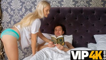 Üvey Kardeşinin Tutkulu Oral Becerileri, Üvey Erkek Kardeşiyle Samimi Bir Karşılaşmaya Yol Açar.