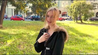 Bir Kız, Bir Otelde Buluşarak Yabancı Bir Adamla Para Karşılığı Seks Yapmayı Kabul Etti.