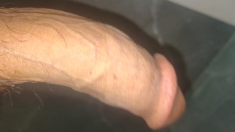 Hintli Milf, Sıkı Amını Büyük Siyah Yarrağın Içini Dolduruyor