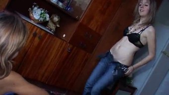 Kecy Hill Ve Amelia Dire Ile Lighthearted Eğlencesi