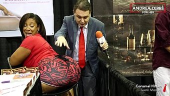 Andrea Diprè, Kıvrımlarını Onun Için Sıcak Bir Videoda Gösteriyor