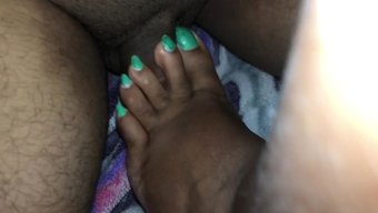 Hintli Karısı Kocasıyla Bdsm Ve Ayak Fetişini Keşfediyor