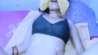 Hint Üvey Annesinin Ofisteki Ilk Günü