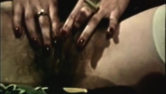 Vintage Güzellik Amanda Ve Connie, Duygusal Bir Üçlüde