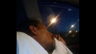 Kıvrımlı Esmer, Iyice Götünü Siktiriyor