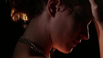 Ritmik Dansçı Blues Müziğine Geçiyor