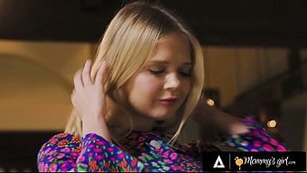 Minyon Fışkırtan Coco Lovelock, Kocaman Bir Milf Aletiyle Sikişiyor.