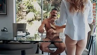 Charles Dera Ve Partneriyle Samimi Bir Ortamda Tutkulu Sevişme