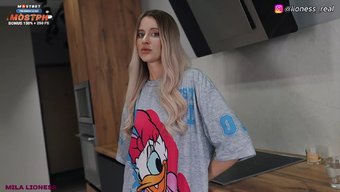 Üvey Kız Kardeşinle Sabahın Köründe Yaşanan Ateşli Bir Kaçamak, Kahve Yerine Geçecek En Iyi Şeydir.