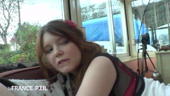 Angela, Başka Bir Kadınla Sıcak Bir Üçlüde Ve Tutkulu Bir Öpücükte