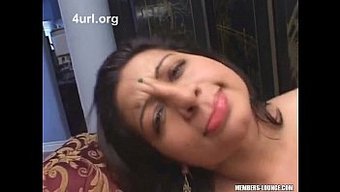 Indian Beauty Enjoys Double Penetration In Hardcore 3some