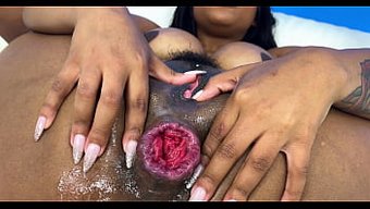 Avery Jane, Sınırları Zorlamaya Olan Tutkusu Ile Yoğun Anal Oyunları Keşfediyor.